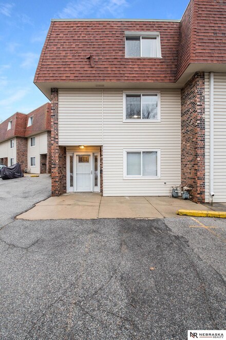 1120 Delmar St Unit 4A, Papillion, NE 68046
