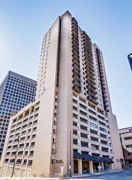 66 9th St E Unit 1414, Saint Paul, MN 55101