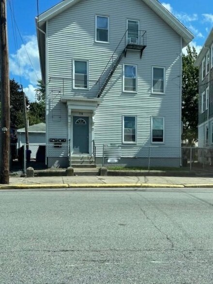 778 Main St, Pawtucket, RI 02860