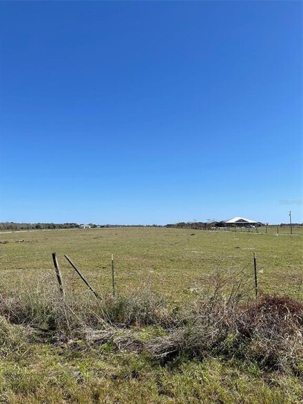 7625 Wauchula Rd, Myakka City, FL 34251