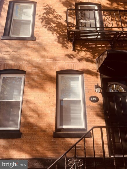139 Centre St, Trenton, NJ 08611