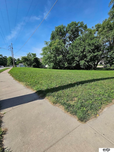 3603 Lake St, Omaha, NE 68111
