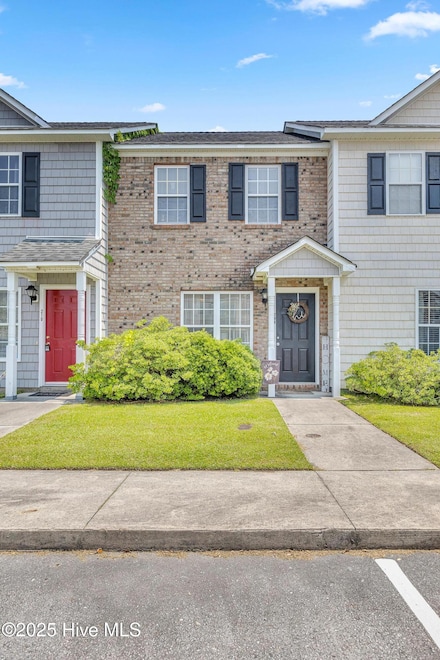 208 Bridgewood Dr, Jacksonville, NC 28546