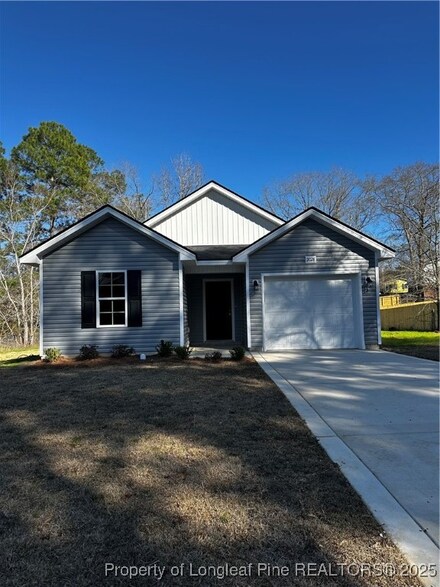 2028 Corrinna St, Fayetteville, NC 28301