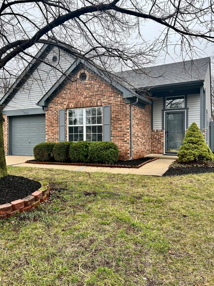 7136 Woodgate Dr, Fishers, IN 46038