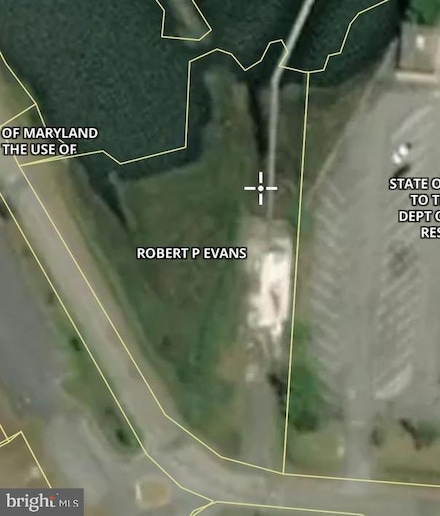 910 Dr, Crisfield, MD 21817