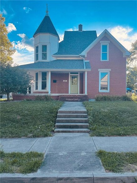 127 N 7th St, Middletown, IN 47356
