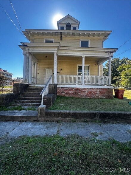 22 Corling St, Petersburg, VA 23803