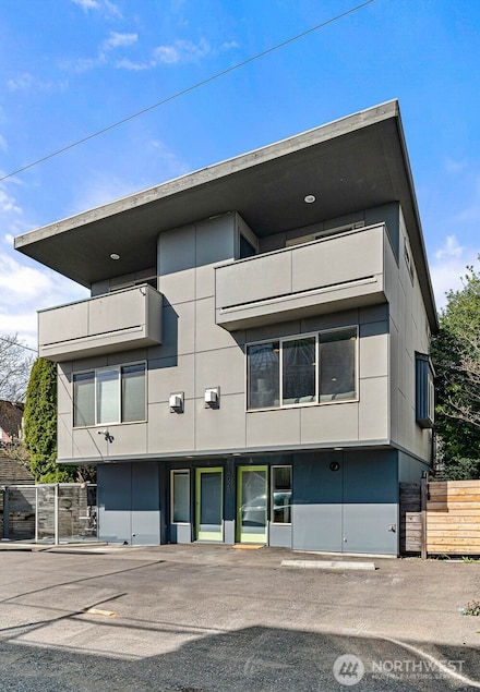 4028 Linden Ave N Unit A, Seattle, WA 98103