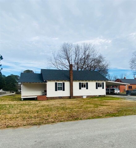 813 S 12th St, Erwin, NC 28339