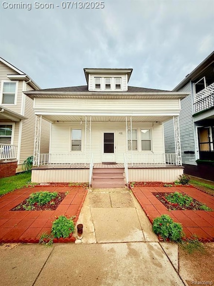 3122 Belmont St, HamtraMcK, MI 48212