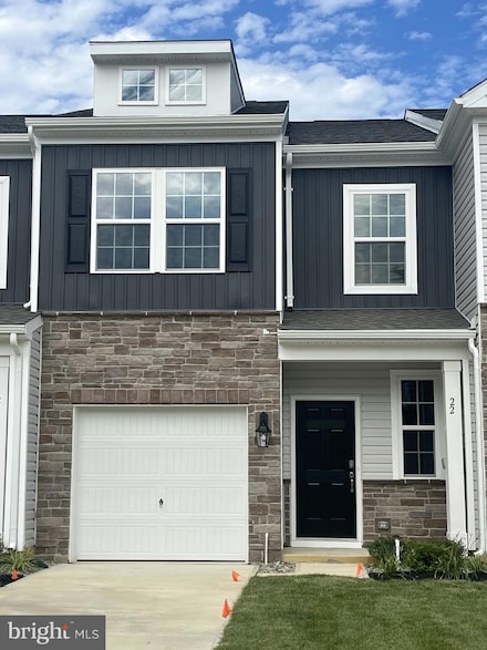 22 Whaler Dr, Runnemede, NJ 08078