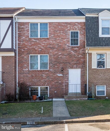1213 Thomas Jefferson Place, Fredericksburg, VA 22405
