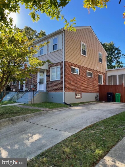 7228 Glenridge Dr, Hyattsville, MD 20784