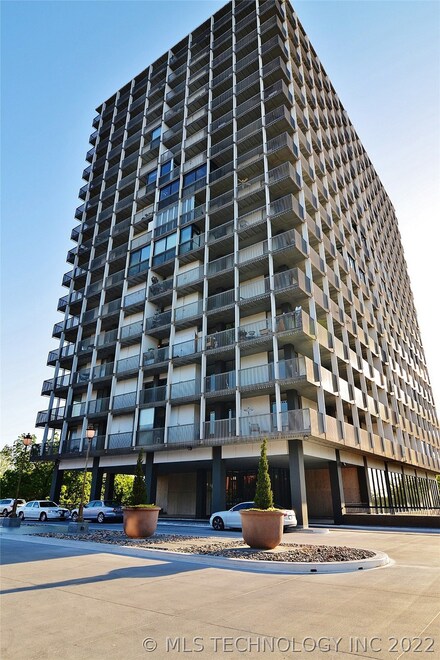 2300 Riverside Dr Unit 4D & 4F, Tulsa, OK 74114
