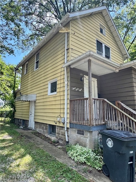 348 Jewell Dr, Akron, OH 44311