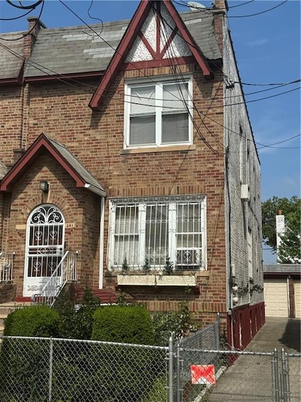 281 E 57th St, Brooklyn, NY 11203