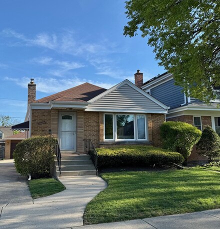 7727 W Palatine Ave, Chicago, IL 60631