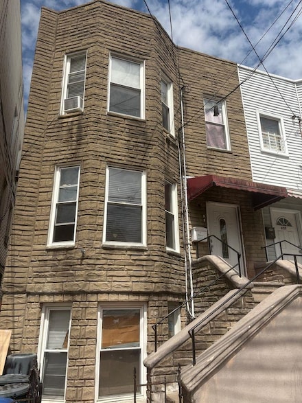 6113 Washington St, West New York, NJ 07093
