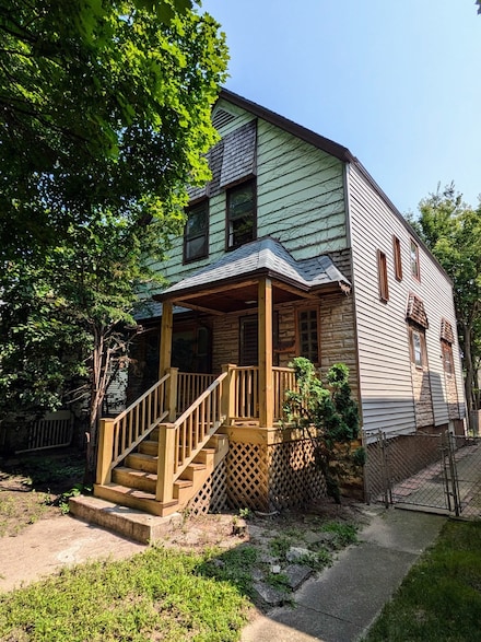 2323 W Farragut Ave, Chicago, IL 60625