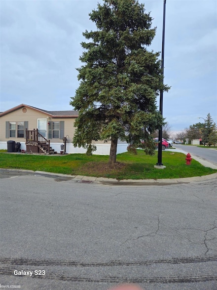 59313 Lewis Ln, New Haven, MI 48048