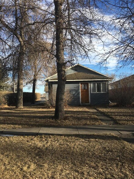 1 S Virginia St, Conrad, MT 59425