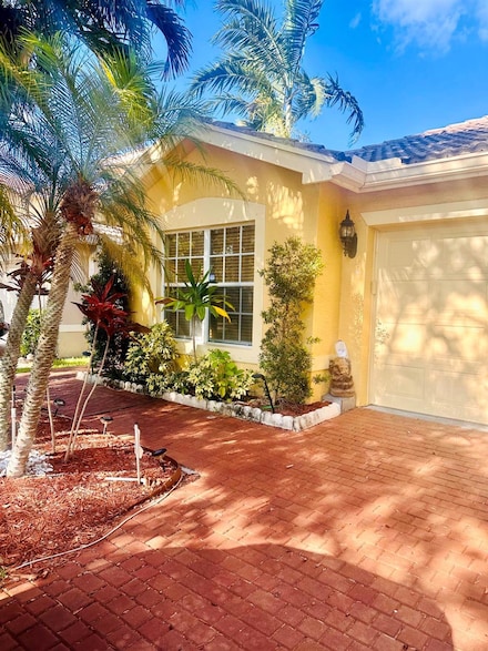 5200 Rising Comet Ln, Greenacres, FL 33463