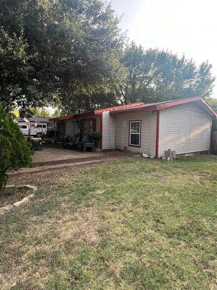 340 Claudia St, Arlington, TX 76010