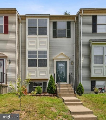 1964 Winslow Ct, Woodbridge, VA 22191