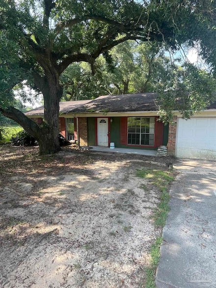 4425 Garcon Point Rd, Milton, FL 32583