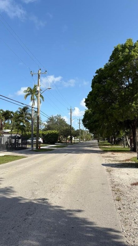 205 SW 18th Ave, Fort Lauderdale, FL 33312