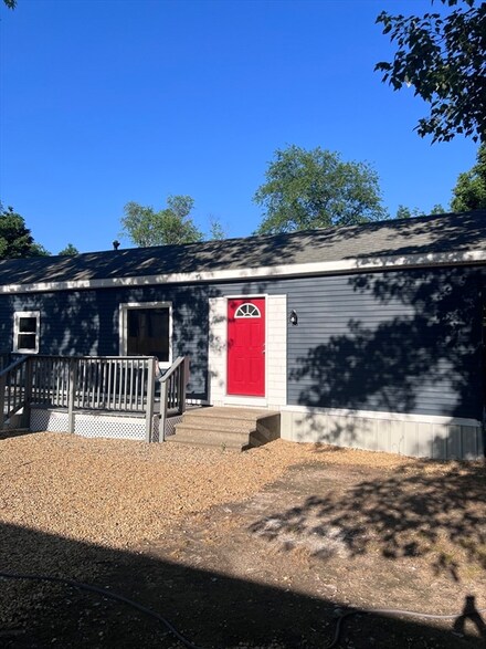 291 South St Unit 5, Douglas, MA 01516