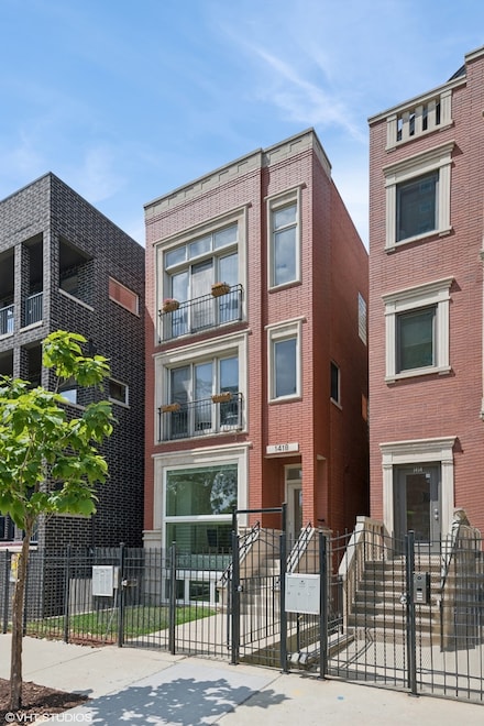 1418 W Chestnut St Unit 1, Chicago, IL 60642