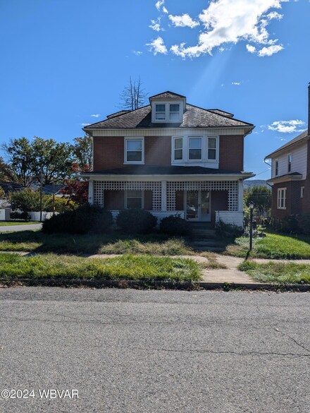 298 Woodland Ave, Williamsport, PA 17701