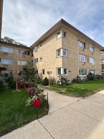 6959 W Higgins Ave Unit 1S, Chicago, IL 60656