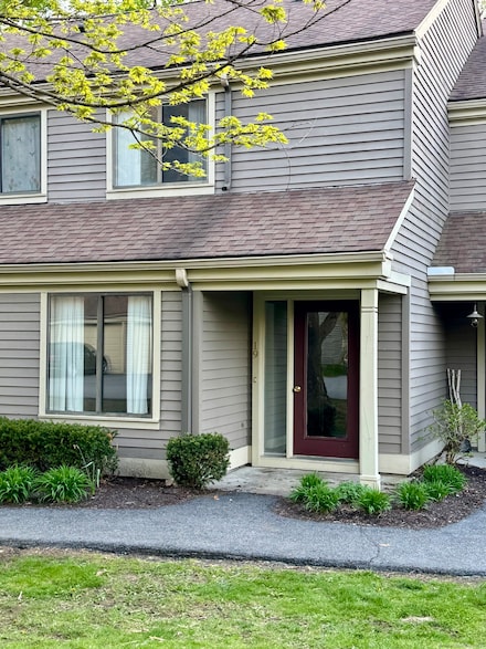 19 Riveredge Dr Unit 19, Winsted, CT 06098