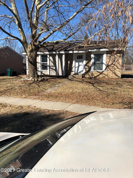4124 Heathgate Dr, Lansing, MI 48911