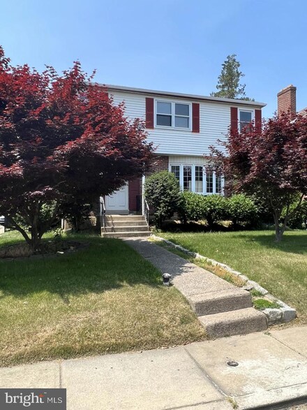 131 E Plumstead Ave, Lansdowne, PA 19050