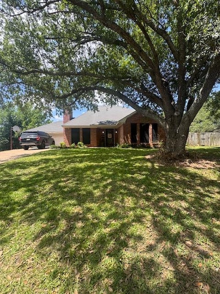 226 Colonial Cir, Athens, TX 75751