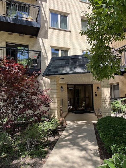 8610 Waukegan Rd Unit 304W, Morton Grove, IL 60053