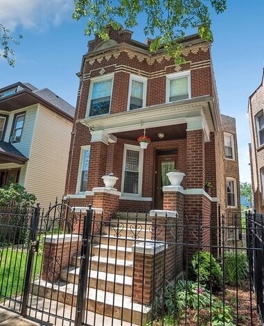 2424 N Lawndale Ave, Chicago, IL 60647