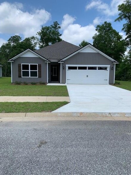 240 Michaels Way, Bainbridge, GA 39819
