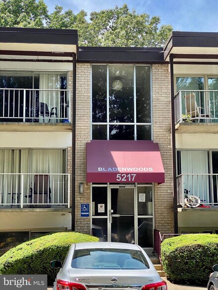 5217 Newton St Unit 302, Bladensburg, MD 20710