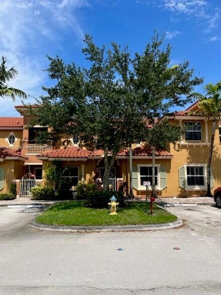 941 SW 143rd Ave Unit 941, Pembroke Pines, FL 33027