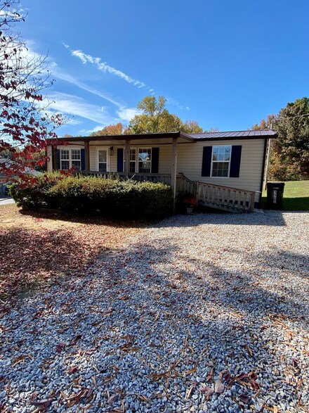 1505 Westover Dr, Danville, VA 24541