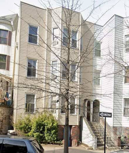 203 E 205th St, Bronx, NY 10458