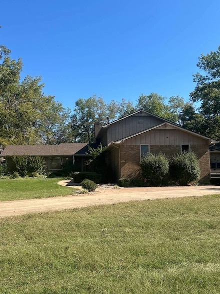 630 N Elm St, Miami, OK 74354