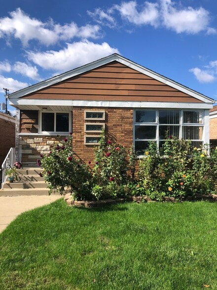 7726 S Spaulding Ave, Chicago, IL 60652