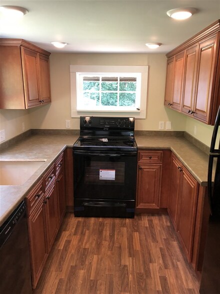 76 Fiddlers Choice Rd, Northfield, NH 03276