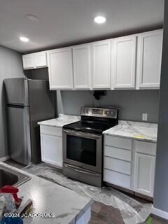 5249 Veil of Tears Dr, Jefferson City, MO 65109